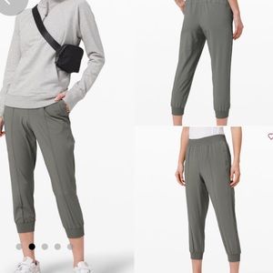 Lululemon Wanderer Cropped Jogger Size 2
